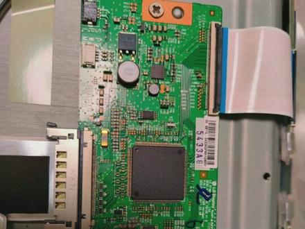 创维电视重影闪烁,我们在不用换配件的情况下,就可以教大家技改一下画面完美修复#液晶电视维修 #技术活 #电视 #液晶电视 #家电