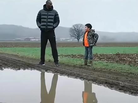 科比再次装b失败#ai科比#搞笑 #AI创作浪潮计划 #2025AI年终大赏