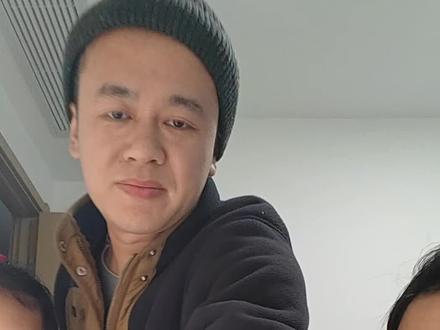 什么东西黄色的,身上有刺,从树上掉下来会砸死人
什么东西绿色的,毛茸茸的,从树上掉下来会砸死人
什么东西甜甜的,吃在嘴里还会跳
#脑筋急转弯#家庭搞笑