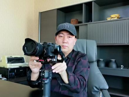 测试大疆rs3mini+松下s5 20-60镜头横拍竖拍测试…
视频中展示的飞宇mini稳定器小型微单和手机完美使用,拆箱样品,也转让,感兴趣看看。
测试中的松下20-60镜头经常不用吃灰,所以低价转让,感兴趣聊聊。
#大疆rs3mini稳定器#大疆新款稳定器#松下微单#索尼微单#佳能微单