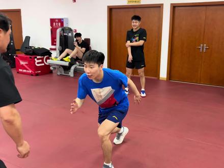 协调性🫨 @徐瑛彬 #乒乓球 #国乒 #日常训练 #vlog日常