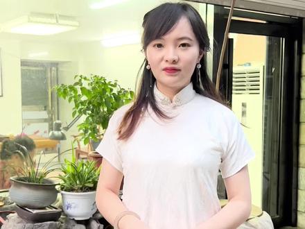 #高端茶器#紫砂手艺人 今天拜访—张彩萍,实力派准高工,一厂科班出身,34年制壶,使用与收藏皆具。