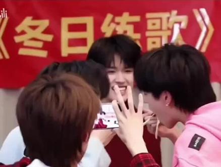 谁敢看这个棍铲有多暧昧 左航笑死我了#朱苏 #棍铲 #磕糖 #对比