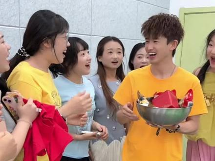 蛋卷太惨了哈哈哈 #奶茶 #今天吃什么 #好好吃饭大赛