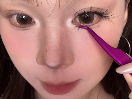 别再哆哆嗦嗦的手画下睫毛了!尤嘻岛上眼完美贴合卧蚕与眼睑弧度 上眼直接全方位放大双眼!!! #下睫毛 #下睫毛推荐 #新品#姜乘澜 #美妆