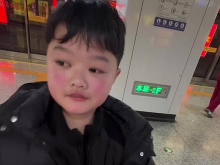 #赵心童夺得英锦赛冠军
赵心童。这是你家小孩吧