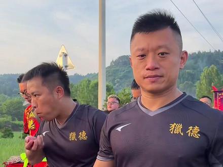 欢迎广东天河猎德龙舟健儿 千里迢迢来到麻阳舒家村挑战乌龙滩 你们太勇猛了!#麻阳龙舟#广东龙舟#猎德龙舟队
