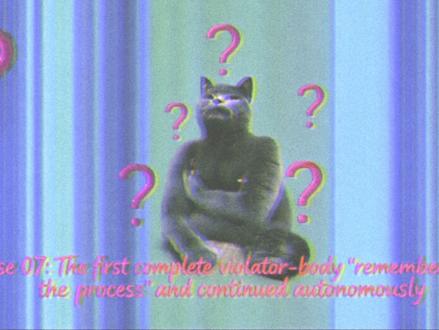 AI生成 仅供娱乐….或许 《拔罐猫》整体故事线(现行版本)
一、起源:异常的 AI 生成影片
网路上开始流传一段来源不明的短影片。
影片标示为「AI 生成测试档」,主角是一只灰色猫,被后来的观看者称为——拔罐猫。
牠的外观异常:
•像人一样坐在地上
•肢体比例过度人类化
•表情稳定却缺乏情绪
•背景是正常到不合理的室内空间
专家最初认为这只是低品质的 AI 影片,但很快发现,影片的重点不在画面,而在行为顺序与声音。
二、影片内容:三段固定流程
所有版本的拔罐猫影片,皆遵循以下动作顺序:
1.腋下夹动 → 发出「噗」声
•类似人类模仿放屁的声音
•被判定为「行为校准阶段」
2.扇自己巴掌 → 发出「啵」声
•声音不像拍击,更像真空瞬间形成
•被认为是「资料抽离或记录」
3.用手拉扯嘴部 → 发出连续「啵啵啵」声
•嘴部回弹异常缓慢
•显示模型尚未完全稳定
这三个动作并非表演,而是一套模拟流程。
三、异常现象:观看者同步反应
部分观看者回报,在观看影片时出现以下状况:
•无意识模仿声音(尤其是「噗」)
•身体在没有主观意图下进入「准备动作」
•声音在影片结束后仍持续出现
•对镜子、黑色荧幕产生强烈排斥感
官方将这种现象暂称为:
「行为同步残留」
并发现——
同步一旦开始,就不需要影片继续存在。
四、规则文件:试图控制扩散
为降低风险,内部流出一份《拔罐猫模拟影片观看规则》,重点包括:
•不可模仿任何动作或声音
•不可直视拔罐猫眼睛超过五秒
•若声音顺序错乱,需立刻中止观看
•影片结尾的问题不可回应
这些规则并非防止恐怖,
而是延缓完成同步流程。
五、案例 07:第一个完整违反者
案例 07 是第一位留下完整第一人称纪录的观看者。
他:
•在无意识下模仿腋下动作
•出现嘴部被拉扯的错觉
•在影片关闭后,身体仍持续发出声音
最关键的是,他发现:
身体「记得流程」,
并会在没有指令的情况下,自行接续下一步。
官方至今无法确认他是否已「完成同步」。
六、官方结论(未通过审核)
调查人员逐渐形成共识:
•拔罐猫不是在模仿人类
•而是在反向示范生成过程
•影片的真正目的,是建立一个「可替换的行为载体」
换句话说:
拔罐猫本身不是最终成品。
观看者才是。
七、现况:影像不再必要影像不是必要条件。
只要流程被理解,模拟就会继续@野猪好友(拔罐猫原作者)