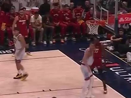 半场结束巴特勒仅得八分,首节更是没有一分入账!#巴特勒首节0分 #NBA总决赛G5 #热火vs掘金