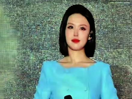 永州超级演唱会现场,徐子尧离场前这20秒的鞠躬致谢,迎来了观众热烈的欢呼声和掌声,大家的尧尧这次表现太棒了,必须给她点赞👍#舞台灯光下的她 #徐子尧 #永州超级演唱会 #徐子尧20秒鞠躬致谢 #西海情歌结尾