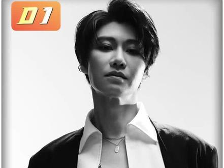 01.<赵荀> 一首rap歌曲带你了解<特种兵王李二牛>的世界,赵荀,他所饰演的特种兵“李二牛”被观众们所熟知,“硬汉”的标签,也在他身上表现的淋漓尽致,但却因为一场意外,他从高空坠落,身受重伤,全身多处骨折,钢钉插满全身,医生告诉他,可能再也无缘“硬汉”的角色生涯了,重伤初愈后,他也曾一度面临无戏可拍的境地,因为他的形象太深入人心了,不过真男人的榜样就是 赵荀。 他选择逆风而上,一场“爆改”再度让他出现在观众的视野中,他自我戏谑到,这并不算“老旧厂房改造”,不过二牛变二妮,也让观众看到了不一样的 赵荀, 他用实际行动证明了,一个好演员,绝对不是你看的那样简单,哪些杀不死你的,终将以另一种方式让你重生..#赵荀 #赵荀李二牛 #李二牛爆改背后的故事 #十年前vs十年后