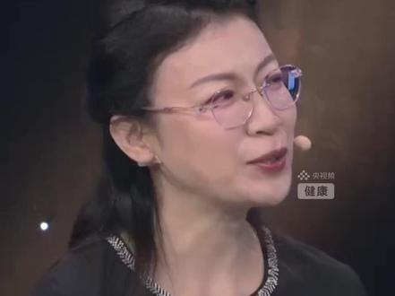 60%-80%的致癌物会黏附在家里!二手烟、三手烟危害有多大?(央视频号:央视健康之路)