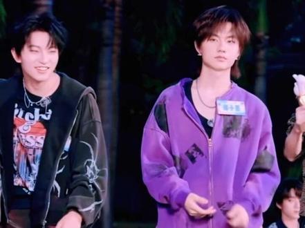 wlj你又在角落里 偷偷心疼哥哥了 #王橹杰 #穆祉丞 #橹穆 #张子墨 #黄朔