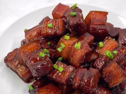 “年夜饭第一道菜,可乐红烧肉”,真的好吃,特别软嫩,没放油还不腻,试试呦!