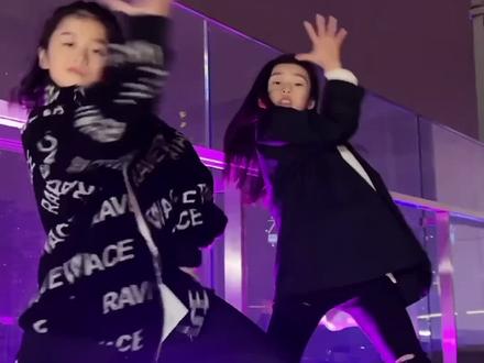 今天臭弟弟和臭妹妹带感吗?@陈子鸢 @DOU+小助手 #bangbangbang动感舞