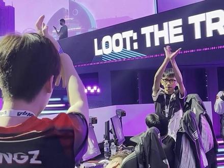 文化输出PGS2 谁是PCL摇花手第一人~
总决赛第二天大家也要加油啊!#PGS2 #天禄pubg分部 #花手摇 #文化输出