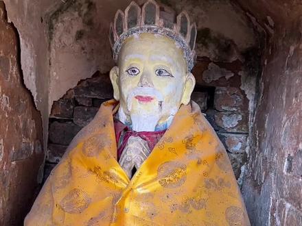 悬崖绝壁上的不腐肉身,仁贵老和尚,见者有福 #青年创作者成长计划 #送TA上精选 #交换世界计划 #春节旅行好去处 #旅行种草指南 @抖音精选官方账号 @抖音媒体内容优推官 @抖音 @抖音小助手 @抖音创作小助手 @抖音创作者大会