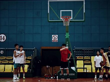 平时练好基础,比赛才能游刃有余。如果基础都没打好,怎么打比赛?#伍肆体育 #伍肆种子计划 #伍肆青年 #抖音篮球季 #全民健身日