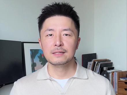 美国人常说Pick on me是什么意思? 地道俚语 英语口语里很多单词一旦加上on这个介词意思就大不一样
本期视频列举了5个例子 英文母语者每天都在用这些地道口语表达 包括:hit me vs hit on me, cheat sb vs cheat on sb, pick me vs pick on me, tell sb vs tell on sb, save food vs save on food, come with me vs come at me
小红薯们赶紧学起来吧 下次一开口说英语就让老外惊艳不已
#英语口语 #英语地道表达 #英语俚语 #英语学习打卡 #美式英语 #英文学习 #语言练习生 #小红书游学团 #英语单词 #实用英语 #英语小达人 #每天英语一分钟 @抖音小助手 @抖音创作小助手 @DOU+上热门