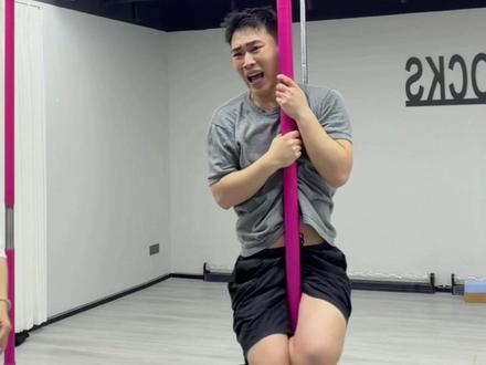 勒的大腿里子生疼#vlog日常