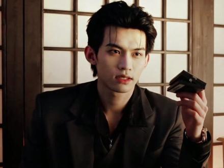 【云旗】
爸爸好帅#云旗 #高嘉辉