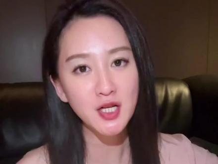 王嘉尔回归跨年 国际巨星的震撼魅力
#湖南卫视跨年晚会 #王嘉尔 #王嘉尔跳舞 #今年跨年晚会都有哪些热闹 #抖加小助手