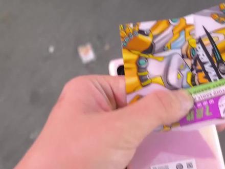 拆手机后盖最害怕的就是割掉排线和后盖掉漆