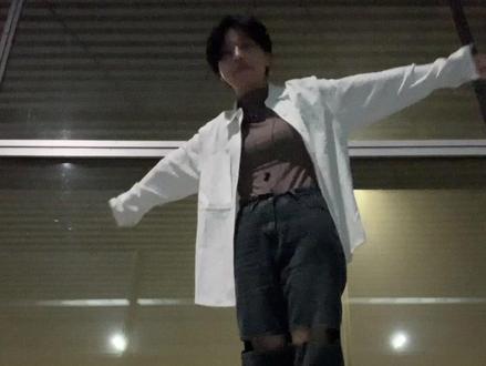 其实很多航空公司都会有提供跨天转机免费住宿服务的,对学生党非常友好🧑🤝🧑(买跨天转机的机票比较便宜😂)订票之后可以直接去官网看,打电话方便一点,最好提前一天或者好几天预定,不然就没有房了🥹#日常唠嗑 #机场免费过夜 #女大学生日常生活 #每日一问 #有趣的知识又增长了