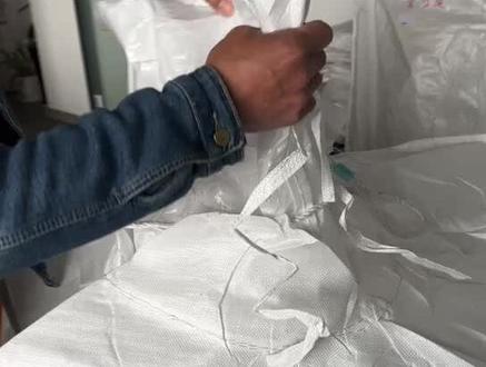 小口吨袋下料口的捆扎使用,专业事交给专业人#吨包袋 #支持定制各种款式及尺寸 #源头实力厂家 #好物推荐🔥 #工厂实拍视频