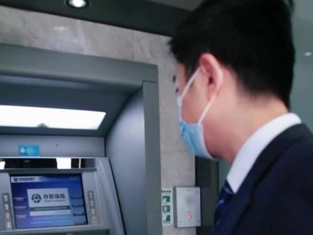 柜员机按键为什么是金属的?真相背后是我的不好意思#想当行长的大堂经理 #银行 #科普知识 #一定要看到最后