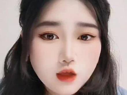 “颠倒世界的一万六千亩玫瑰凋落了,但你的长夏永不会凋落。”
壶鱼辣椒 《惊封》(网络原名《我在惊悚游戏里封神》)预售来袭!!5月27日晚19:00开启预售~ps:明晚会在啵啵间抽取幸运小伙伴哦! #惊封 #我在惊悚游戏里封神 #我在惊悚游戏里封神by壶鱼辣椒