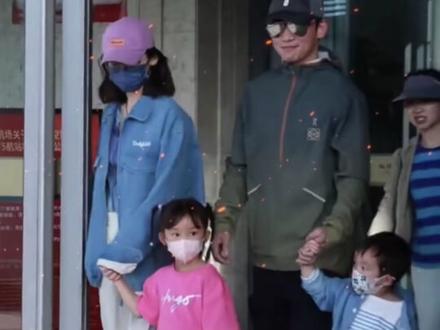 网友讨论郑恺为啥还赖在跑男不走,最根本的原因#郑恺