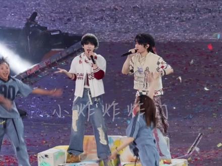 天都黑了你都没来过没来坐~《门没锁》饭拍完整版#时代少年团演唱会 #张真源 #贺峻霖 #源霖