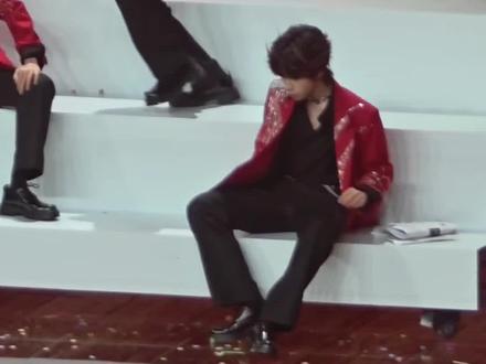 表弟就这样扔尾戒吧,原生家庭太幸福了怎么办…#王橹杰 #橹穆