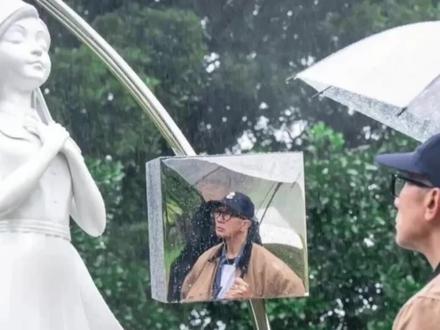 大S周年雕像惹争议:形不似神难现,纪念到底该咋整?