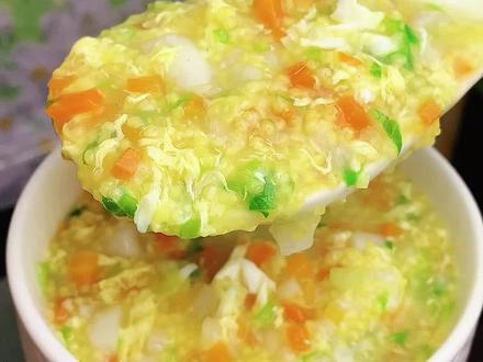 孩子长身体的时候,早餐来一碗鸡蛋蔬菜小米粥,营养非常丰富,口感软糯香滑,暖心又暖胃,全家都爱吃#早餐#早餐吃什么#营养早餐#小米粥#元旦