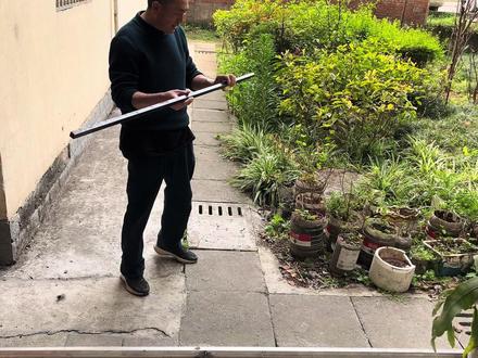 做了一个小马登出门玩或者钓鱼都可以带着它很方便的