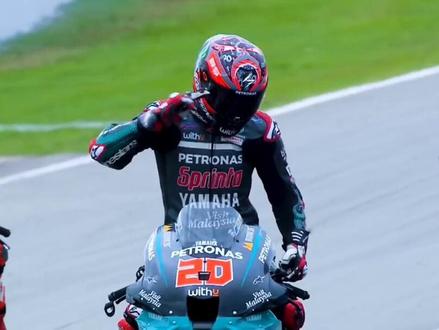今天是光膀子少年专场!!!
#motogp #夸塔拉罗歪头杀