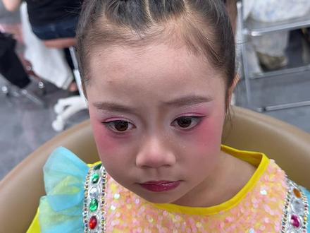 六一超多演出,家里有宝宝有刘海碎发绑不起来的看过来 #普通人学化妆 #创作者中心 #创作灵感