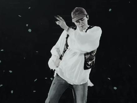 刀马也能跳出不一样的味道!小表情太到位了哈哈哈#权志龙跳刀马 #权志龙 #权志龙粉丝见面会 #gd #权志龙fm