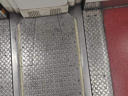 早期人类驯服北京地铁1号线车厢连接处实录
#北京
#地铁
#北京地铁
#北京地铁一号线
#连接处