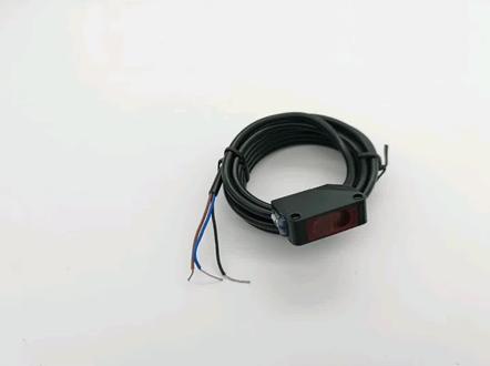 代替欧姆龙
E3Z-D61,NPN漫反射10cm可调节;E3Z-D62,NPN漫反射50cm可调节。#光电传感器 #只做高品质#专业生产厂家 #自动化设备