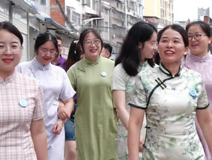 今日中考:南漳徐庶学校教师用“心”送考,祝愿考生紫气东来、旗开得胜!(徐雅茹)