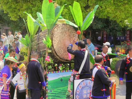 2026年芒市泼水节的快乐,从第一瓢水开始喽~#雪花相伴浇个朋友 #泼水节狂欢 #过泼水节还得来德宏 #泼水节 #雪花浇个朋友