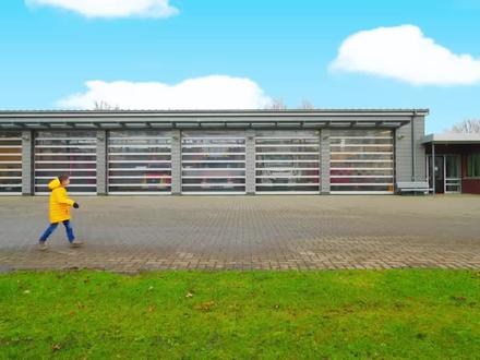 小男孩和爸爸角色扮演工程师用挖掘机亲子互动游戏趣味儿童挖机