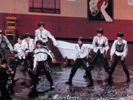 day1最惊喜的舞台《希区考克》
魅力大爆发 全员实力在线!!
#荣耀之战 #tf家族 #四代 #时代峰峻