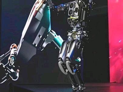 具身智能进入平台战和人才战,量产前夜来了 1.24亿抢科学家!#具身智能#具身智能机器人 #人才战