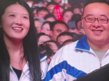 徐良太有梗了 昨晚这part给我笑死
大哥和嫂子看着真的很幸福!
#徐良 #徐良成都 #徐良演唱会 #演唱会现场