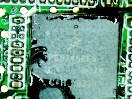 比亚迪中控屏黑屏闪屏怎么维修你学废了吗