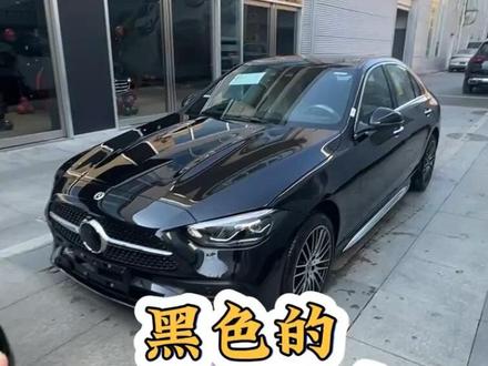 白色C太多了,黑色也是挺大气的,26款奔驰C运动来了,特别版预计月底有可能到车哟#奔驰c260l #选车指南 #汽车展示